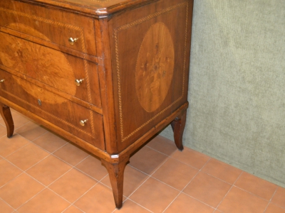 Antico com&ograve; con gambe a sciabola con filetti e intarsi ART COM 70 - foto 2