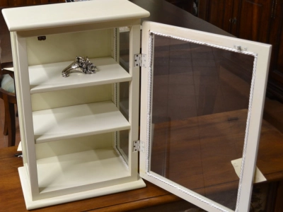 Showcase model "Wall cabinet" to hang with 1 hand lacquered door ART VETR 35 - foto 1