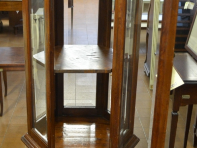 Hexagonal glass-silversmith-crystal display cabinet with glass on all sides ART VETR 32 - foto 1