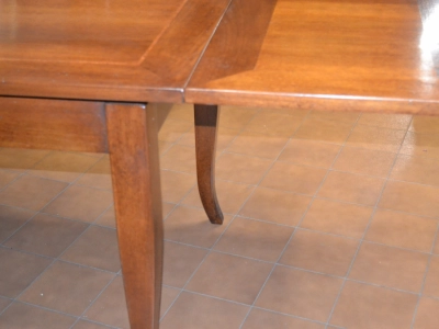Tavolo allungabile quadrato con prolunghe; con gambe a sciabola liscia TAVOLO 01 - foto 2