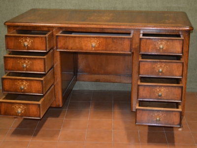Writing-desk in walnut wood with inlays and fillets, 9 drawers and saber legs ART SCR 10 - foto 4