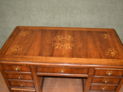 Writing-desk in walnut wood with inlays and fillets, 9 drawers and saber legs ART SCR 10 - foto 3